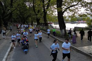 Έσπασε το φράγμα των 1.000 δρομέων το 5άρι του Ioannina Lake Run