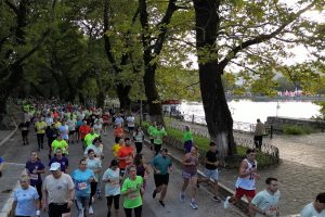 Έσπασε το φράγμα των 1.000 δρομέων το 5άρι του Ioannina Lake Run